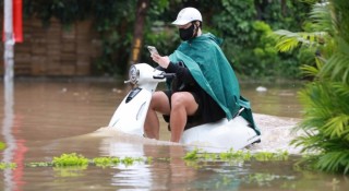 Xe máy điện không 'miễn nhiễm' với ngập nước như nhiều người lầm tưởng