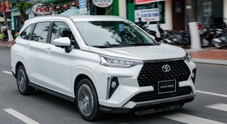 Giảm đến 75 triệu đồng, Toyota Veloz Cross chạm ngưỡng giá của CUV hạng A
