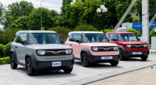 Doanh số ô tô toàn thị trường vượt đỉnh cũ, VinFast chiếm hơn 1/4 thị phần