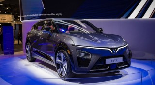 SUV điện VinFast VF 7 giành cú đúp giải thưởng tại Ấn Độ