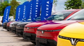 VinFast triển khai loạt ưu đãi khủng: Từ 'mua xe 0 đồng' trả góp đến miễn phí sạc - đổi pin