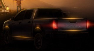 Toyota Hilux thế hệ mới liên tục được 'nhá hàng', đại lý nhận cọc sớm kèm ưu đãi cho 500 khách đầu tiên