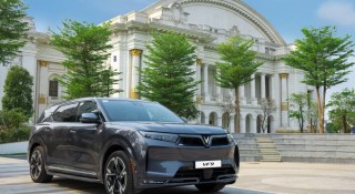 Giá pin thay thế cho xe điện VinFast VF 9 được điều chỉnh giảm đến hơn 125 triệu đồng