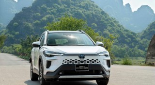 Toyota điều chỉnh giá xe hybrid tại Việt Nam: Camry HEV, Corolla Cross HEV, Yaris Cross HEV đồng loạt giảm giá