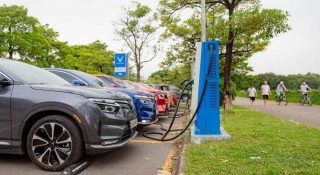 Tin đồn VinFast gia hạn sạc miễn phí cho ô tô điện đến hết năm 2028: Thực hư ra sao?