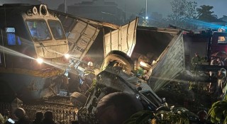 Ô tô gặp nạn tại giao cắt với đường sắt: Những quy tắc an toàn không thể bỏ qua