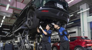 Đi bảo dưỡng tại VinFast, khách hàng được 'chiều' tới mức nào?