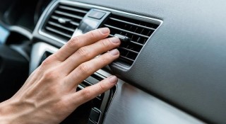 Điều hòa ô tô yếu dần giữa trời nóng: Nhiều tài xế thường bỏ sót nguyên nhân phổ biến này