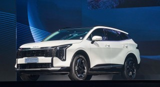 Kia New Sportage Hybrid có giá ưu đãi từ 979 triệu đồng tại Việt Nam