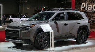 Xe điện hóa giúp Toyota tiếp tục thống trị doanh số ô tô toàn cầu