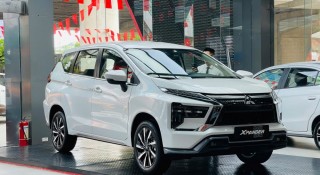 Xe gia đình 7 chỗ tại Việt Nam đang rẻ chưa từng thấy