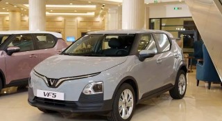 VinFast VF 5 xuống giá dưới 420 triệu đồng tại đại lý, tạo áp lực lên xe xăng hạng A