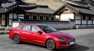 Giá xe Hyundai Sonata tháng 12/2020: Niêm yết 999 triệu đồng