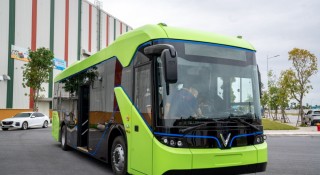 Xe buýt điện VinBus lần đầu lăn bánh tại Hà Nội, sẵn sàng phục người dân thủ đô
