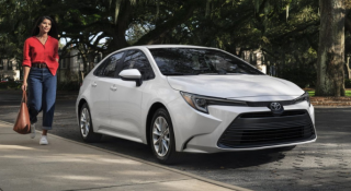 Toyota Corolla Altis 2023: Nâng cấp động cơ, trang bị thêm tính năng an toàn