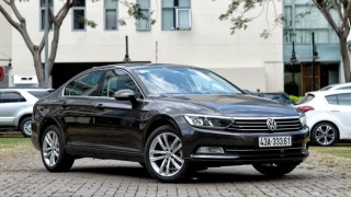Đánh giá Volkswagen Passat BlueMotion 2020: Bước đi táo bạo