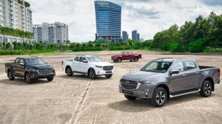 Ford Ranger, Mitsubishi Triton ồ ạt giảm sâu cả 'trăm triệu' trước thềm tăng lệ phí đăng ký biển số