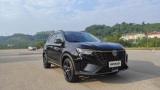 'Chân ướt chân ráo' gia nhập thị trường, đối thủ Hyundai Tucson đã hạ giá cực khủng