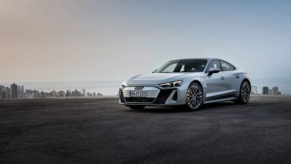 Audi e-tron GT 2025 trình làng với giá bán tăng đáng kể