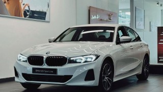 BMW 3 Series 2025 chính thức chốt giá: Từ 1,549 tỷ, cắt giảm tính năng quan trọng vừa được C-Class bổ sung