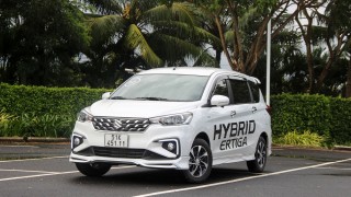 Ra mắt chưa lâu, Suzuki Ertiga Hybrid đã giảm giá 'kịch sàn' dằn mặt Xpander