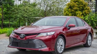 Đánh giá Toyota Camry 2021: Nỗ lực trẻ hóa liệu có thành công?