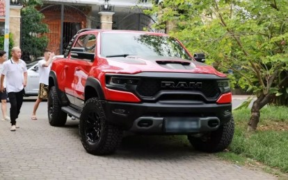 Siêu bán tải 'khủng long bạo chúa' RAM 1500 TRX 2023 trị giá 9 tỷ đồng duy nhất tại Việt Nam đã có chủ