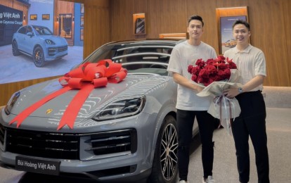 Mục sở thị Porsche Cayenne trị giá gần 6 tỷ đồng mà chân sút Bùi Hoàng Việt Anh vừa sở hữu