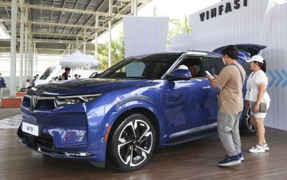 Khách hàng đổi xe xăng lấy xe điện VinFast có thể nhận hỗ trợ tiền mặt lên đến 90 triệu đồng