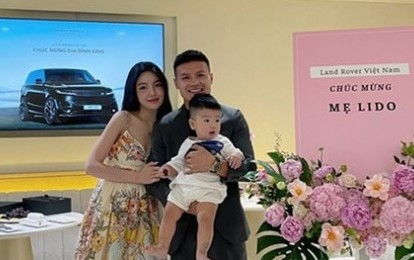 Vợ chồng Quang Hải - Chu Thanh Huyền tậu Land Rover có giá hơn 8 tỷ đồng