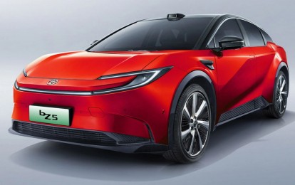Toyota tung đòn phủ đầu với Tesla khi giá bán chỉ bằng một nửa