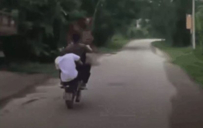 Thanh niên 16 tuổi bốc đầu xe máy để quay clip đăng mạng bị tịch thu phương tiện, xử phạt hành chính