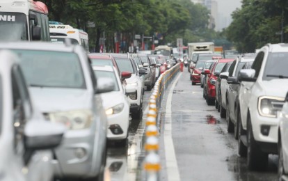 Hà Nội phân làn giao thông chính thức trên đường Võ Chí Công từ ngày 9/7, ô tô không được rẽ phải tại làn giữa