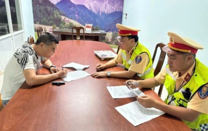 Chở “quá tải” 21 hành khách, tài xế không bằng lái nhận án phạt hàng trăm triệu đồng