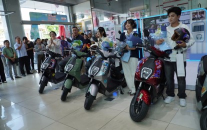 Không rẻ như xe máy điện Trung Quốc, Honda ICON e: vẫn hút khách nhờ đâu?