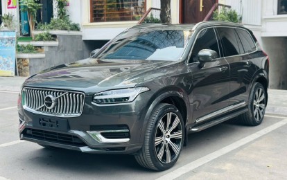 SUV hạng sang Volvo XC90 T8 2021 lăn bánh 4 năm tại Việt Nam lên sàn xe cũ với giá bao nhiêu?