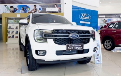 Ford Ranger vẫn là 'vua bán tải', Toyota Hilux bán vượt Mitsubishi Triton