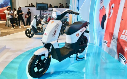 Giá chưa đến 15 triệu đồng, 'tân binh' xe máy điện Yadea Vekoo có gì để cạnh tranh với VinFast Motio?