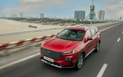 Ford Territory lần đầu bán chạy hơn Mazda CX-5, rộng cửa đứng đầu phân khúc SUV cỡ C chạy xăng