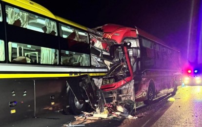 Va chạm thảm khốc trên cao tốc Vĩnh Hảo - Phan Thiết: Xe khách dừng khẩn cấp do nổ lốp, chưa kịp đặt cảnh báo đã gặp nạn