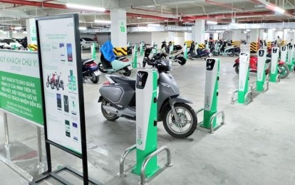 Trước thềm cấm xe máy xăng, Hà Nội sẽ chuẩn hóa hệ thống trạm sạc, đổi pin cho xe điện