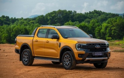 Đại lý tăng tốc 'dọn kho' tháng cuối năm, dàn xe gầm cao tiền tỷ ồ ạt giảm giá sâu kỷ lục