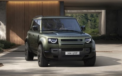 Land Rover Defender facelift sắp cập bến Việt Nam: Có 2 tùy chọn hybrid, bản hiệu suất cao dùng máy V8 tăng áp
