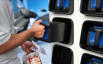 Hệ thống tủ đổi pin xe máy điện của Honda sẽ được đưa vào vận hành tại Việt Nam từ năm sau