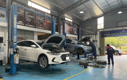 Tết Dương lịch đi chơi xa bằng ô tô: Cần kiểm tra xe kỹ để tránh 'toang' giữa đường