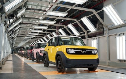 Nhìn lại thị trường ô tô Việt Nam 2025: Giá xe liên tục lao dốc, xe xăng 'hụt hơi' trước làn sóng điện hóa