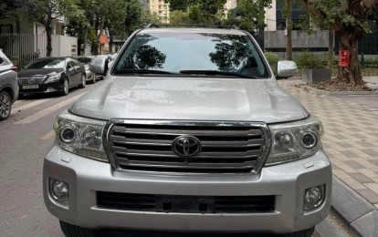 Toyota Land Cruiser 2014 nhập Mỹ rao bán trên sàn xe cũ với giá ngang sedan hạng sang đời mới