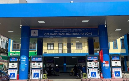 Cửa hàng xăng dầu tại Hà Đông thông báo hết xăng do thiếu nguồn cung