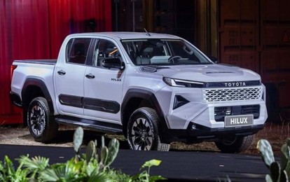 Ford Ranger bất ngờ mất ngôi 'vua bán tải', Toyota Hilux vươn lên dẫn đầu
