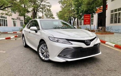 Toyota Việt Nam triệu hồi hơn 2.000 chiếc Camry do lỗi camera